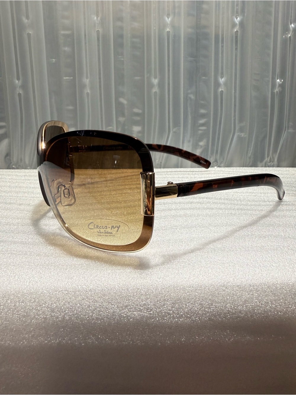 Women’s Circus NY by Sam Edelman
Gold Metal Shield Rectangular
Sunglasses-New